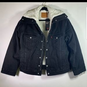 NWT Levi's Sherpa Trucker Jacket